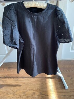 NWOT a new day eyelet sleeve tee size S